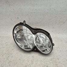 Laden Sie das Bild in den Galerie-Viewer, Frontscheinwerfer Mercedes-Benz Clk Rechts Scheinwerfer Headlight SCH9425438036yp