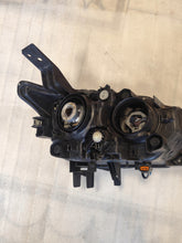 Laden Sie das Bild in den Galerie-Viewer, Frontscheinwerfer Mazda Cx3 D10E-51040 LED Links Scheinwerfer Headlight