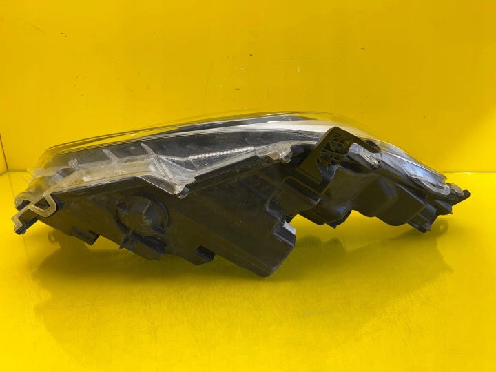 Frontscheinwerfer Toyota 4 Yaris EUK0-8 LED Links Scheinwerfer Headlight SCH8413681013bw
