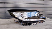 Laden Sie das Bild in den Galerie-Viewer, Frontscheinwerfer Toyota Aygo X Rechts Scheinwerfer Headlight SCH5927323093cz