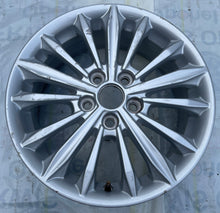 Laden Sie das Bild in den Galerie-Viewer, 1x Alufelge 16 Zoll 6.5&quot; 5x108 50ET Glanz Silber JX7C-1007-B1A Ford Rim Wheel