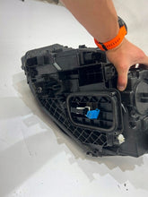 Laden Sie das Bild in den Galerie-Viewer, Frontscheinwerfer Mercedes-Benz Gla H247 A2479065006 LED Rechts Headlight SCH6930768626gs