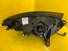 Laden Sie das Bild in den Galerie-Viewer, Frontscheinwerfer Skoda Enyaq 5LB941015G LED Links Scheinwerfer Headlight