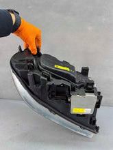 Load image into Gallery viewer, Frontscheinwerfer Volvo V70 S80 103419012427 Xenon Links Scheinwerfer Headlight SCH4971800530ah