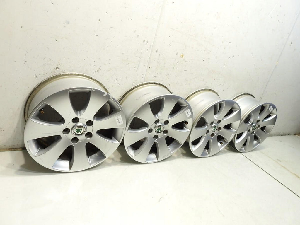 4x Alufelge 16 Zoll 7.0" 5x112 45ET Glanz Silber 3T0601025 Skoda Superb Ii FEL7967440793fc