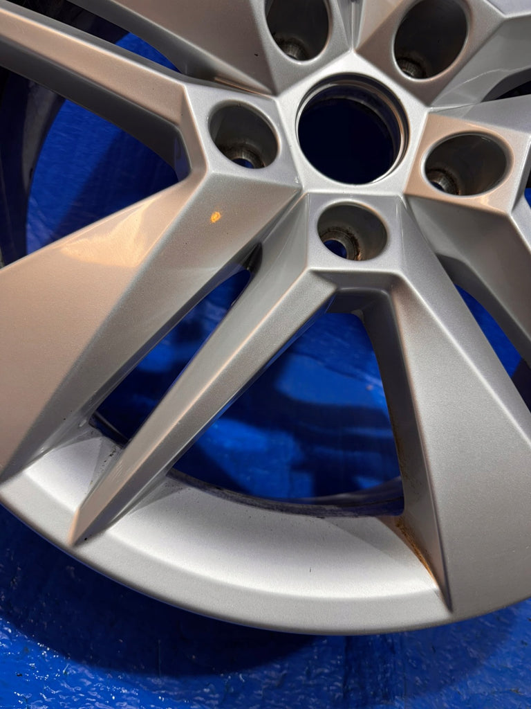1x Alufelge 17 Zoll 6.5" 5x112 3V0601025BH 3V0601025BG Skoda Superb Iii
