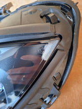 Laden Sie das Bild in den Galerie-Viewer, Frontscheinwerfer Mercedes-Benz W206 A2069068104 LED Links Headlight SCH6071523875yl