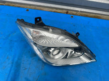 Laden Sie das Bild in den Galerie-Viewer, Frontscheinwerfer Mercedes-Benz Sprinter 906 A9068201061 Rechts Headlight SCH8402191828du