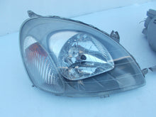 Load image into Gallery viewer, Frontscheinwerfer Toyota Yaris LED Ein Satz Scheinwerfer Headlight SCH9711087905bq