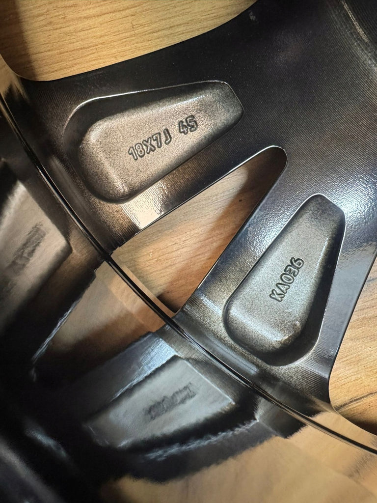 1x Alufelge 18 Zoll 7.0" 5x114.3 45ET Glanz Graphit 9965787080 Mazda Cx30 Cx-30 FEL6016763317nf