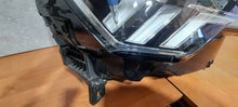 Laden Sie das Bild in den Galerie-Viewer, Frontscheinwerfer Audi Q3 83A941034 Full LED Rechts Scheinwerfer Headlight