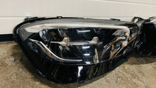 Load image into Gallery viewer, Frontscheinwerfer Mercedes-Benz W213 A2139069809 LED Rechts Headlight