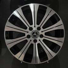 Laden Sie das Bild in den Galerie-Viewer, 4x Alufelge 18 Zoll 6.5&quot; 5x112 44 5ET A2434010000 Mercedes-Benz Eqa H243