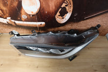 Laden Sie das Bild in den Galerie-Viewer, Frontscheinwerfer Toyota 4 Yaris KO-8KO-8 LED Links Scheinwerfer Headlight