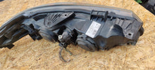 Laden Sie das Bild in den Galerie-Viewer, Frontscheinwerfer Renault Laguna II AMI18736 7701061669 Rechts oder Links SCH7524517158kv