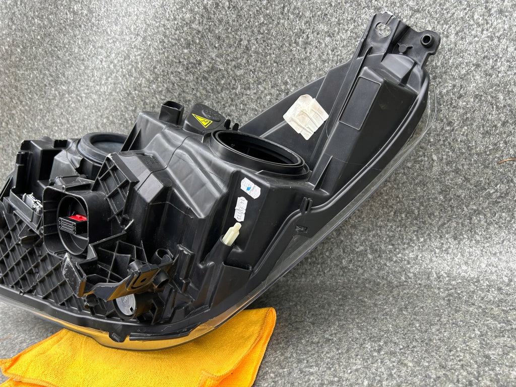 Frontscheinwerfer Ford Kuga I GV41-13D154-EF Bi-Xenon Rechts Headlight SCH3717957810we