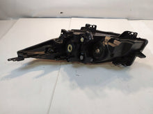 Laden Sie das Bild in den Galerie-Viewer, Frontscheinwerfer Mazda II BDG751030 Rechts Scheinwerfer Headlight