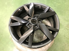 Laden Sie das Bild in den Galerie-Viewer, 1x Alufelge 17 Zoll 6.5&quot; 5x112 46ET Glanz 5E3601025AE Skoda Rim Wheel