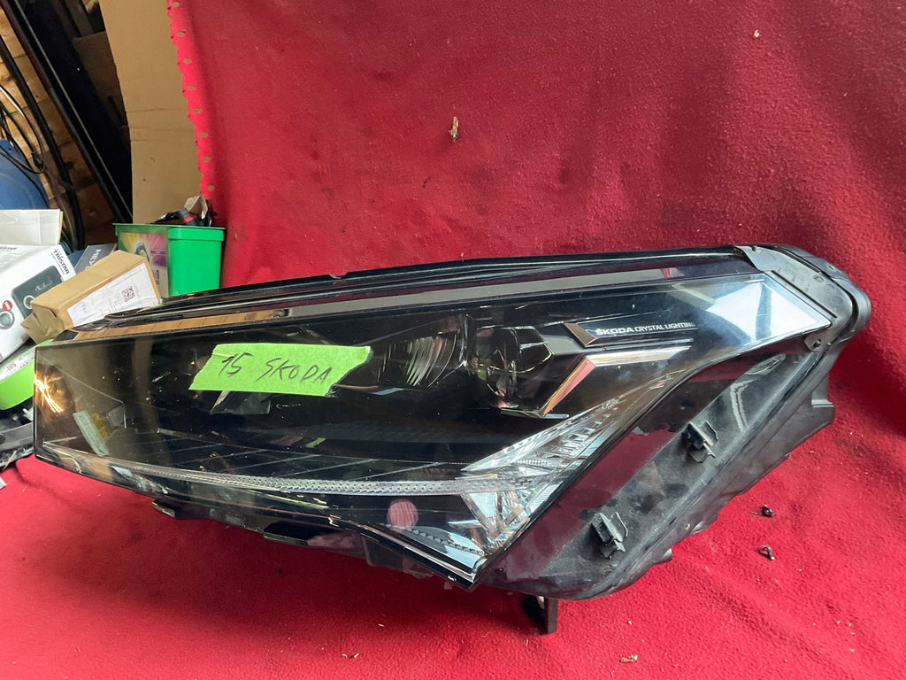 Frontscheinwerfer Skoda Enyaq 5LB941015A Full LED Links Scheinwerfer Headlight