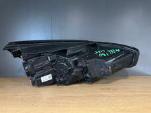Laden Sie das Bild in den Galerie-Viewer, Frontscheinwerfer Hyundai I30 III 92101-G4510 Links Scheinwerfer Headlight SCH4718927610xq