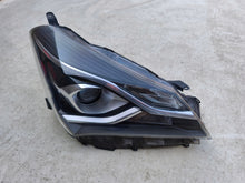 Laden Sie das Bild in den Galerie-Viewer, Frontscheinwerfer Toyota Yaris FPW1718 Rechts Scheinwerfer Headlight SCH6970692350pw