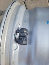 Load image into Gallery viewer, 4x Alufelge 16 Zoll 7.0" 5x120 40ET Glanz Silber 6796202 BMW F22 F21 F23 F20 FEL8352874747ra