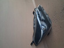 Laden Sie das Bild in den Galerie-Viewer, Frontscheinwerfer Toyota Yaris Rechts Scheinwerfer Headlight SCH9510478919zm