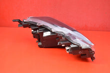 Laden Sie das Bild in den Galerie-Viewer, Frontscheinwerfer Toyota Yaris Cross LED Links Scheinwerfer Headlight SCH7531334731xt