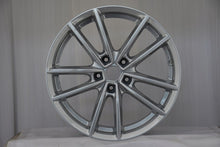 Load image into Gallery viewer, 1x Alufelge 18 Zoll 8.0" 5x114.3 40ET Glanz Silber KBA52922 BOR0016 Rim Wheel FEL3515301578vw