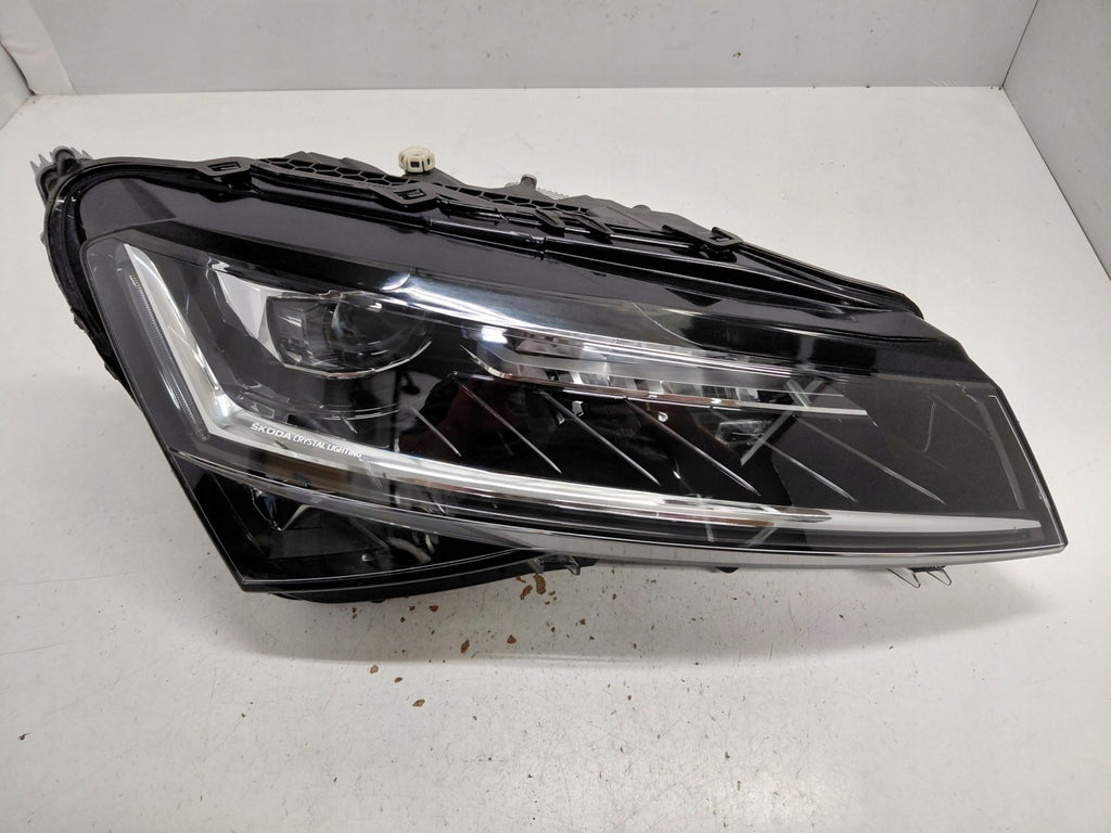 Frontscheinwerfer Skoda Superb III 3V1941016E Rechts Scheinwerfer Headlight SCH8924964871pw