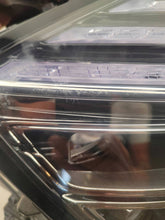 Laden Sie das Bild in den Galerie-Viewer, Frontscheinwerfer Kia Sportage V 92102R2100 Full LED Rechts Headlight SCH2640128263fb