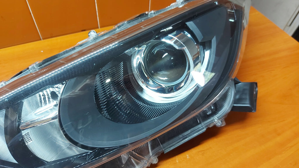 Frontscheinwerfer Toyota Yaris LED Ein Stück (Rechts oder Links) Headlight