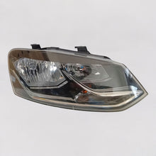 Laden Sie das Bild in den Galerie-Viewer, Frontscheinwerfer VW Polo 6C1941006 Rechts Scheinwerfer Headlight