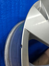 Laden Sie das Bild in den Galerie-Viewer, 1x Alufelge 17 Zoll 6.5" 5x112 46ET Glanz Silber 5H0601025B VW Golf Viii FEL1702047153tn