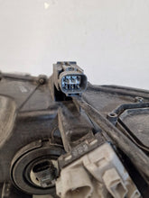 Laden Sie das Bild in den Galerie-Viewer, Frontscheinwerfer Toyota Hilux VIII Links Scheinwerfer Headlight SCH4343764853bh