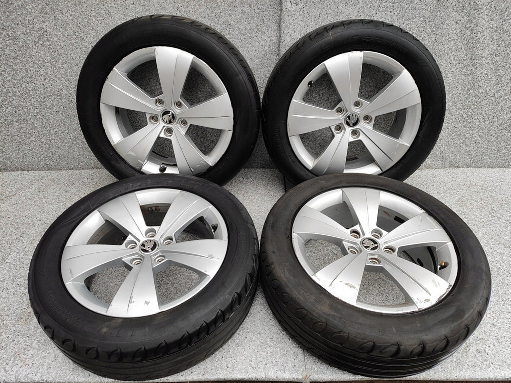 4x Alufelge 17 Zoll 7.5" 5x112 41ET Glanz 3V0601025A Seat III Superb Rim Wheel FEL9146801587nj