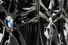 Laden Sie das Bild in den Galerie-Viewer, 4x Alufelge 18 Zoll 8.0" 5x112 57ET Glanz Schwarz 8092352 BMW F44 1 F40 FEL4537053050ge