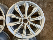 Laden Sie das Bild in den Galerie-Viewer, 1x Alufelge 17 Zoll 8.0" 5x112 39ET Glanz Silber 80A601025 Audi Q5 1 Rim Wheel FEL7333880707xn