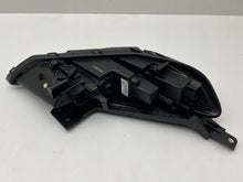 Laden Sie das Bild in den Galerie-Viewer, Frontscheinwerfer Hyundai Santa IV Fe Links Scheinwerfer Headlight SCH1878212635lo