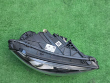 Laden Sie das Bild in den Galerie-Viewer, Frontscheinwerfer Mercedes-Benz W177 A1779062800KZ Rechts Scheinwerfer Headlight SCH1817077251lf