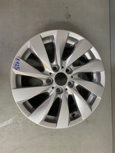 Load image into Gallery viewer, 1x Alufelge 17 Zoll 7.5" 5x120 43ET Glanz Silber 6796206 BMW 1 F21 F20 Rim Wheel FEL8874118560zh