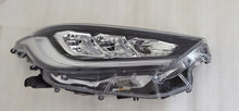 Laden Sie das Bild in den Galerie-Viewer, Frontscheinwerfer Toyota Yaris Full LED Rechts Scheinwerfer Headlight SCH5128123993um