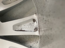 Laden Sie das Bild in den Galerie-Viewer, 1x Alufelge 16 Zoll 6.0" 5x100 38ET Glanz Silber 658601025B Skoda Kamiq FEL4582538521fr