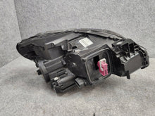 Laden Sie das Bild in den Galerie-Viewer, Frontscheinwerfer Mercedes-Benz W246 A2468207161 Xenon Links Headlight SCH1991356002wk
