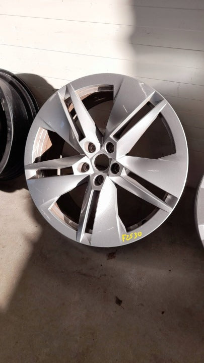 1x Alufelge 19 Zoll 5x112 5LA601025B Skoda Enyaq Rim Wheel FEL5088798594dt