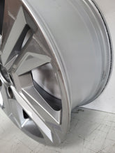 Laden Sie das Bild in den Galerie-Viewer, 1x Alufelge 17 Zoll 7.0&quot; 5x112 45ET Glanz 81A601025AJ Audi Q2 Rim Wheel