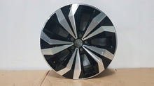 Laden Sie das Bild in den Galerie-Viewer, 1x Alufelge 17 Zoll 6.5" 5x112 39ET 2QM601025E VW T-Cross Rim Wheel FEL3243101317qx