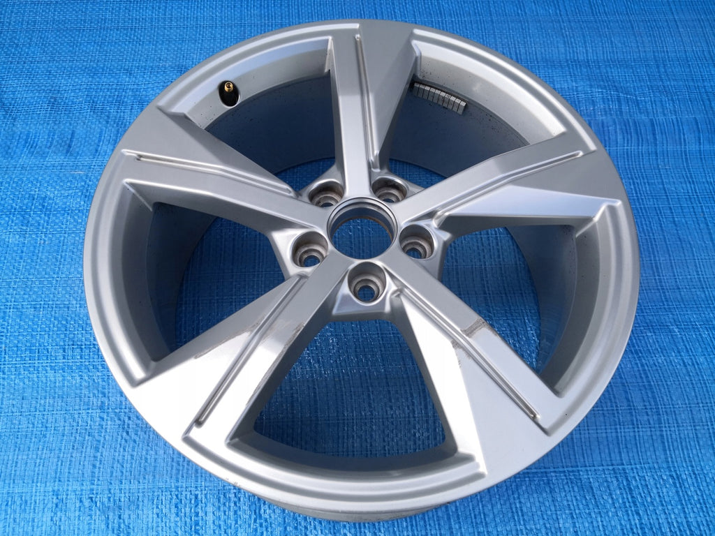 1x Alufelge 17 Zoll 7.5" 5x100 46ET Glanz Silber 82A601025G Audi A1 Rim Wheel