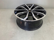 Laden Sie das Bild in den Galerie-Viewer, 1x Alufelge 17 Zoll 7.0&quot; 5x112 49ET Glanz Schwarz 5E0601025AE Skoda Octavia Iii