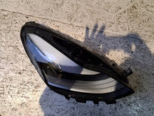 Laden Sie das Bild in den Galerie-Viewer, Frontscheinwerfer Tesla 3 1514953-00-C Rechts Scheinwerfer Headlight